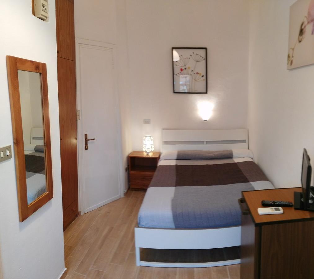 Residence Hotel Vittoria Tirrenia Dış mekan fotoğraf