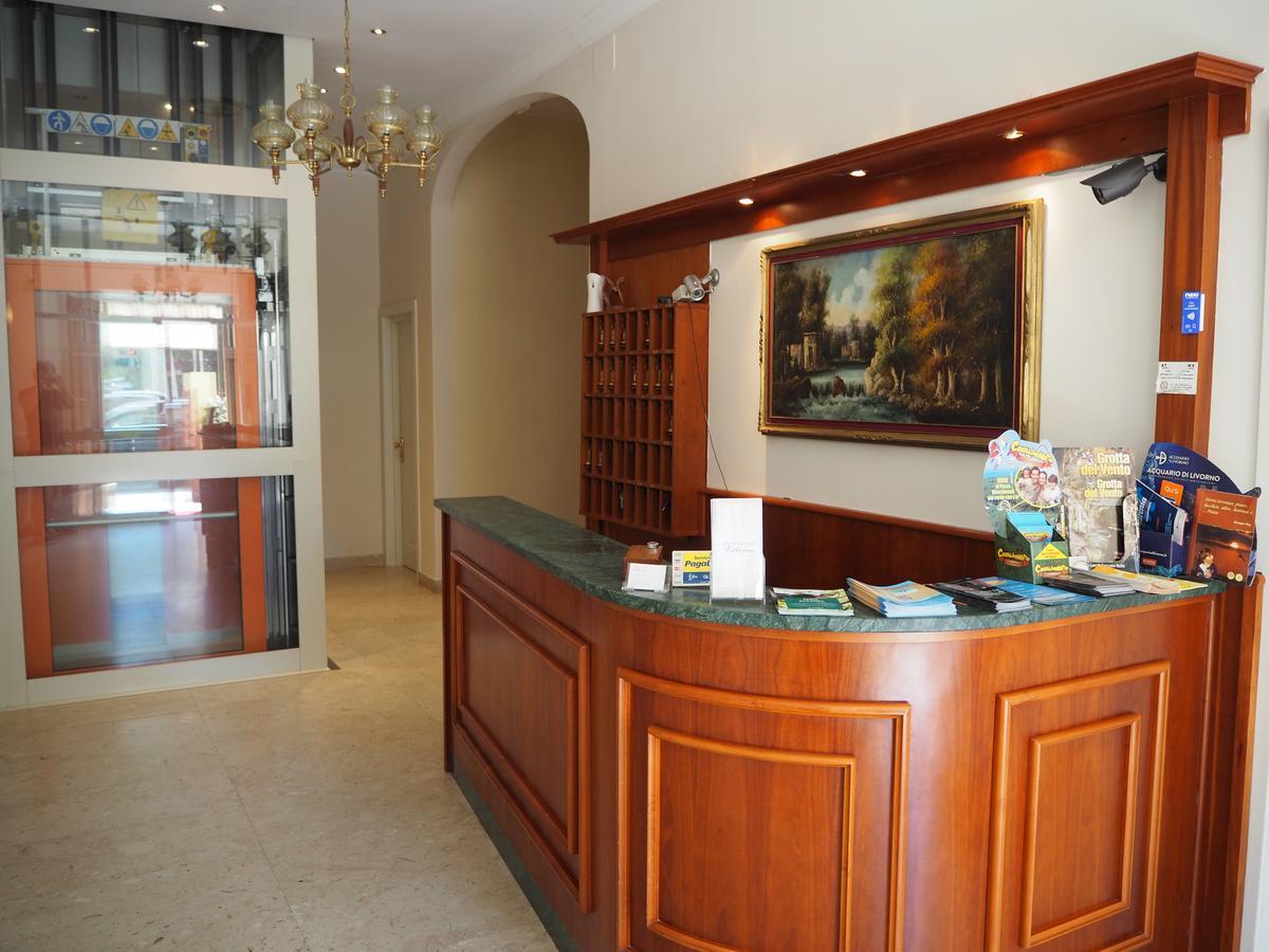 Residence Hotel Vittoria Tirrenia Dış mekan fotoğraf